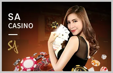 Bàn Blackjack với chip và quân bài